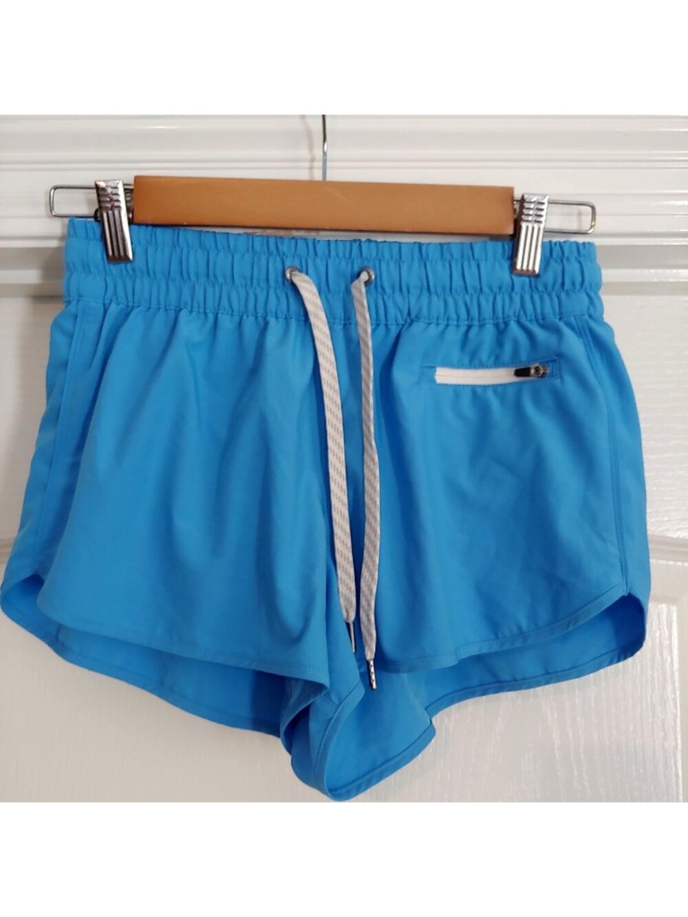 Vuori Clementine 2.0 Shorts Running Athletic Workout Gym Lightweight Activewear